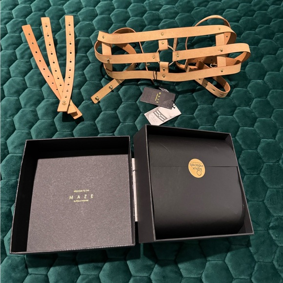 Bijoux Indiscrets Wide Belt and Restraints - Picture 2 of 11